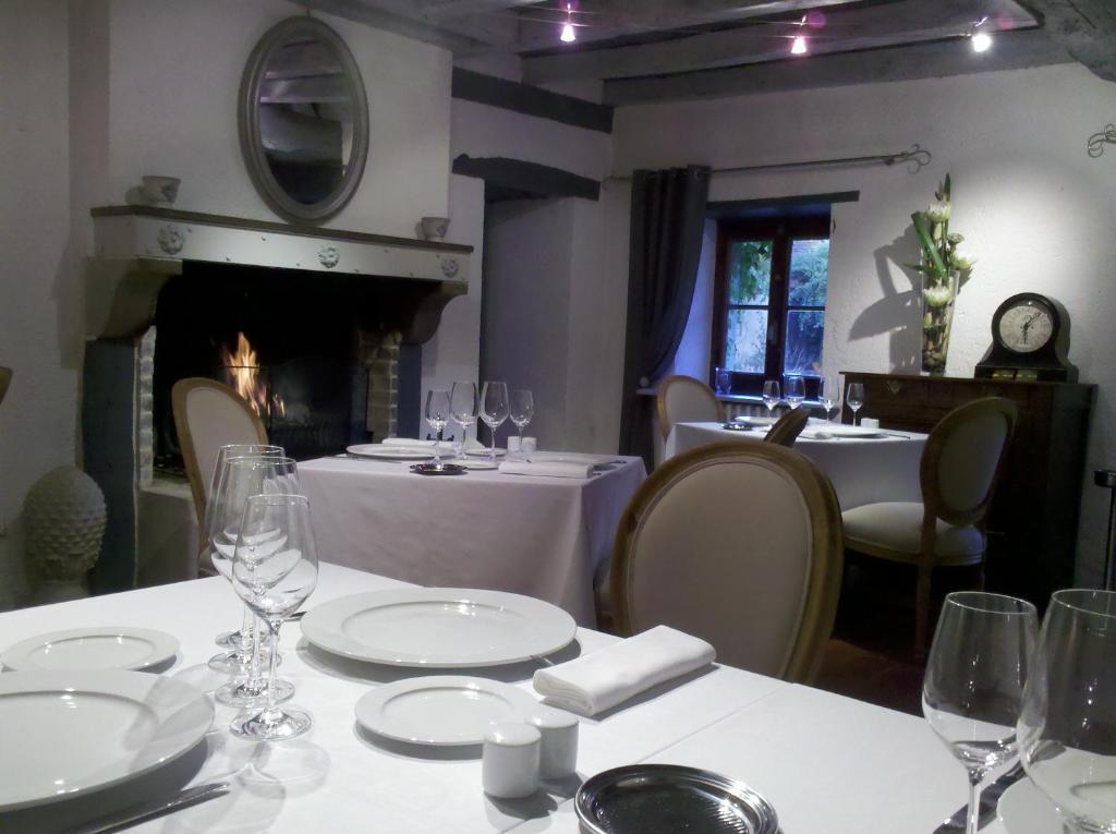 Hotel & Restaurant Le Moulin De Chameron, The Originals Relais 巴讷贡 外观 照片