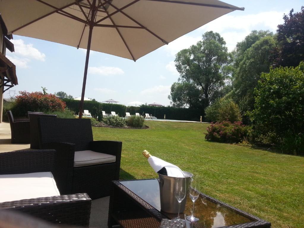 Hotel & Restaurant Le Moulin De Chameron, The Originals Relais 巴讷贡 外观 照片