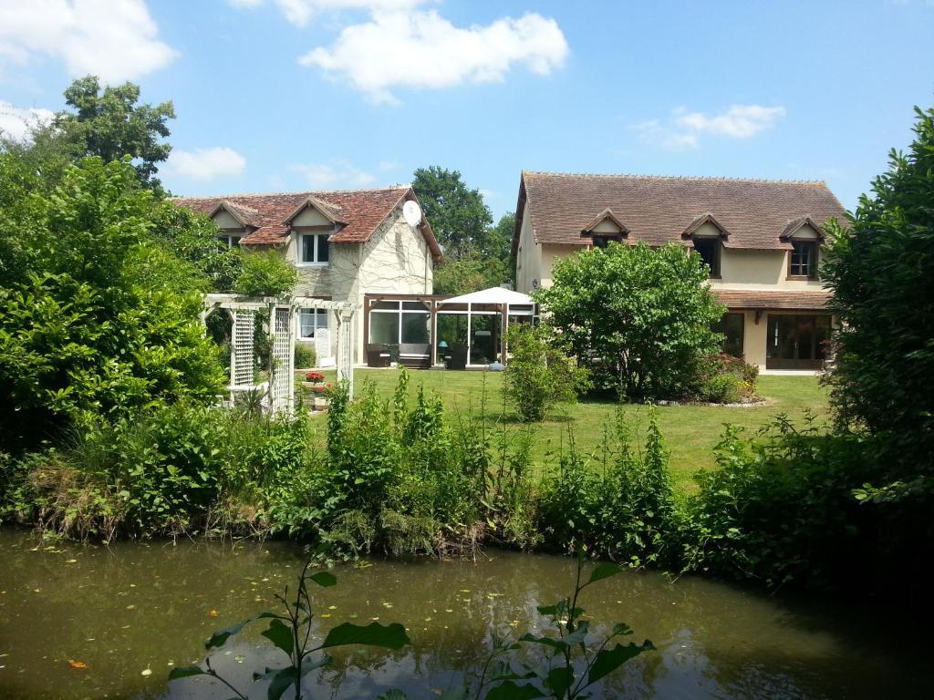 Hotel & Restaurant Le Moulin De Chameron, The Originals Relais 巴讷贡 外观 照片